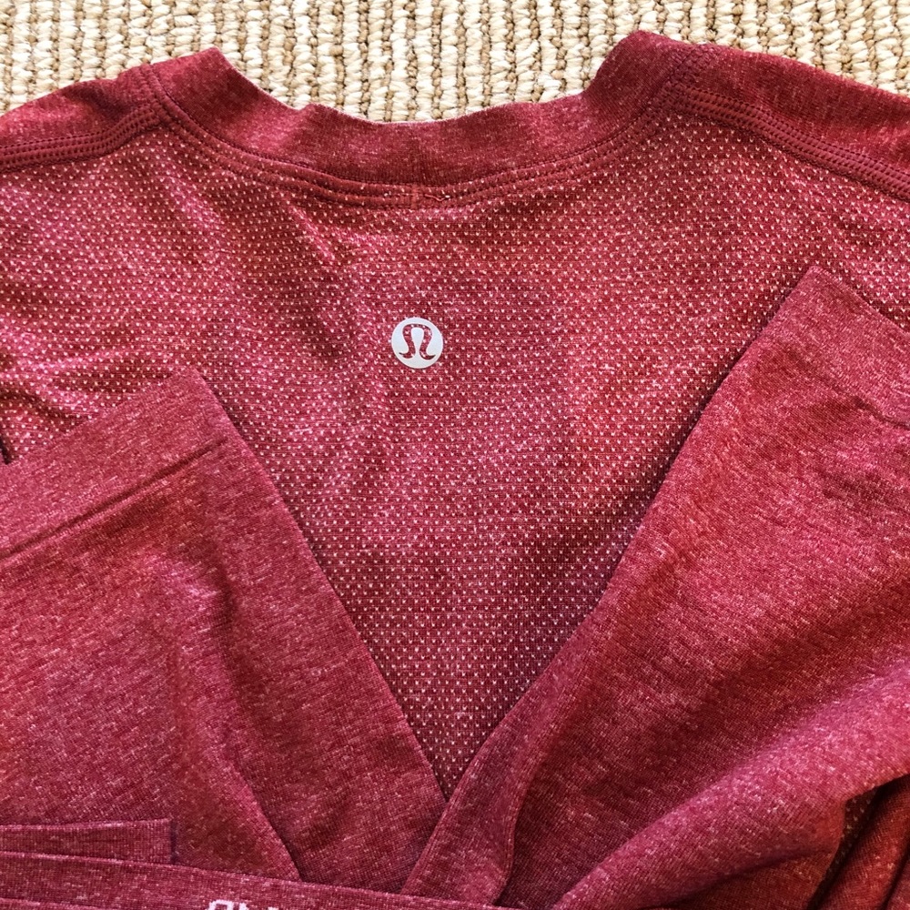 Lululemon Stretch Your Head long sleeve Tee